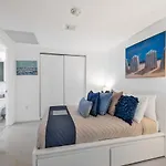 New Listing Promo W Hotel 2Br Bay View 3 Pools